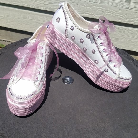 Bridal Fashion Sneakers-Hand Decorated-Size 7-New - Picture 1 of 7